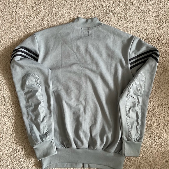 OG Adidas Originals Track Jacket in men’s Medium - Picture 2 of 4